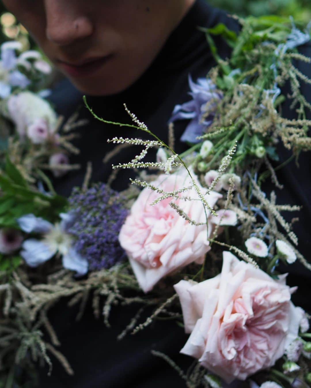 JiweiJWさんのインスタグラム写真 - (JiweiJWInstagram)「Floral DIY with @tomma0411 #flower #diy #flower arrangements」7月5日 22時57分 - jiweijw