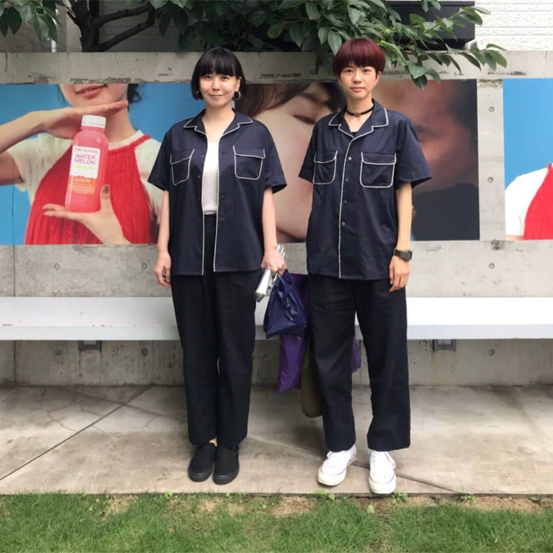 土岐麻子さんのインスタグラム写真 - (土岐麻子Instagram)「sawa takaiの佐和ちゃん @sawatakai 帰国中！ ランチの待ち合わせをしたら、 同じ服だった！（もちろんsawa takai） 工場のお昼休みみたいなことになった。」7月5日 23時00分 - tokiasako