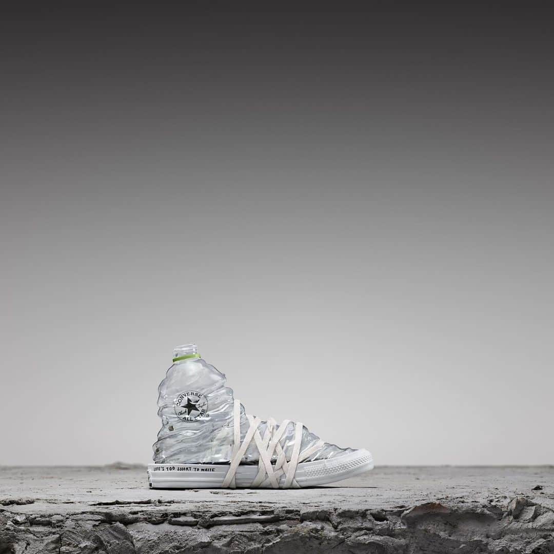 converseさんのインスタグラム写真 - (converseInstagram)「Original canvas feel, but now with an upper crafted from 100% recycled polyester that came from used plastic bottles. There’s always a way to renew what we do. #ConverseRenew, available now at Converse.com」7月5日 23時01分 - converse