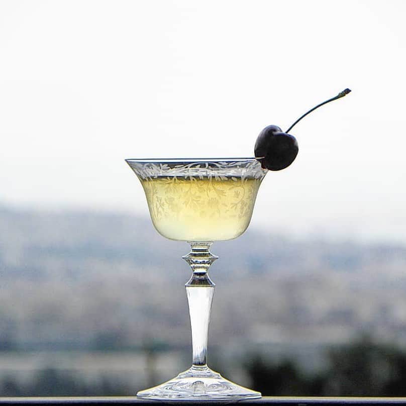 のインスタグラム：「Wormwood Presidente is more than a simple glass! It guarantees a retro atmosphere with an innovative and elegant service for your cocktail. Put a cherry or another summer fruit to create your personalised summer cocktails! Cheers !🍸 🍒 #italesse #design #glassware #mixology #barman #bar #cocktails #drinks #bartender #aperitif #happyhour #lifestyle #enjoy #party #drink #instadrink #instacocktails #weekend #giancarlomancino #wormwoodglassware #wormwoodcollection Thanks for the photo to @jr.bartender」