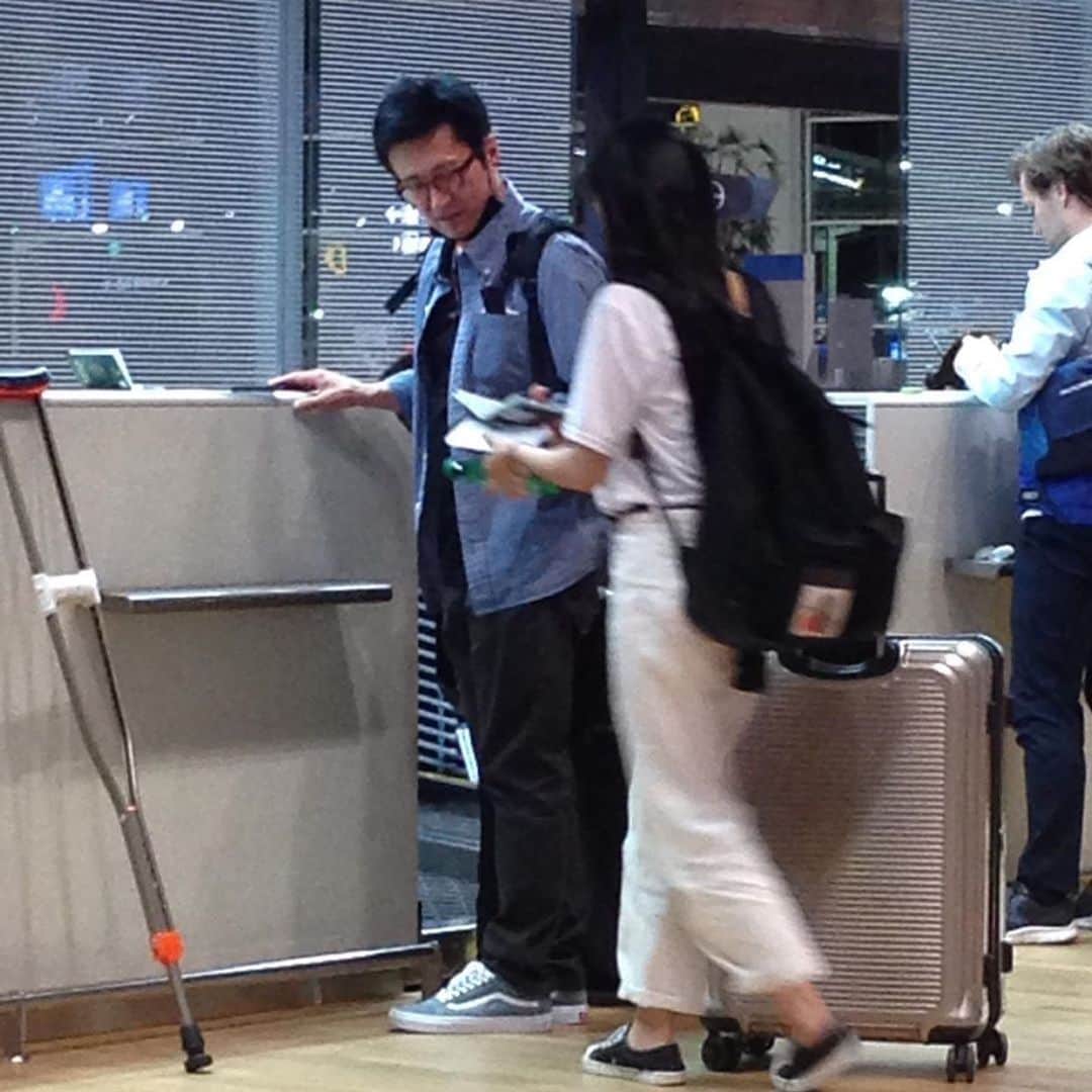 パク・シニャンのインスタグラム：「— [new] ↳ 190705 ShinYang was spotted at the airport in Russia (cr hyunisrael7 ins) — long time no see, sy ah~!😭❤️ — #박신양 #ParkShinYang」