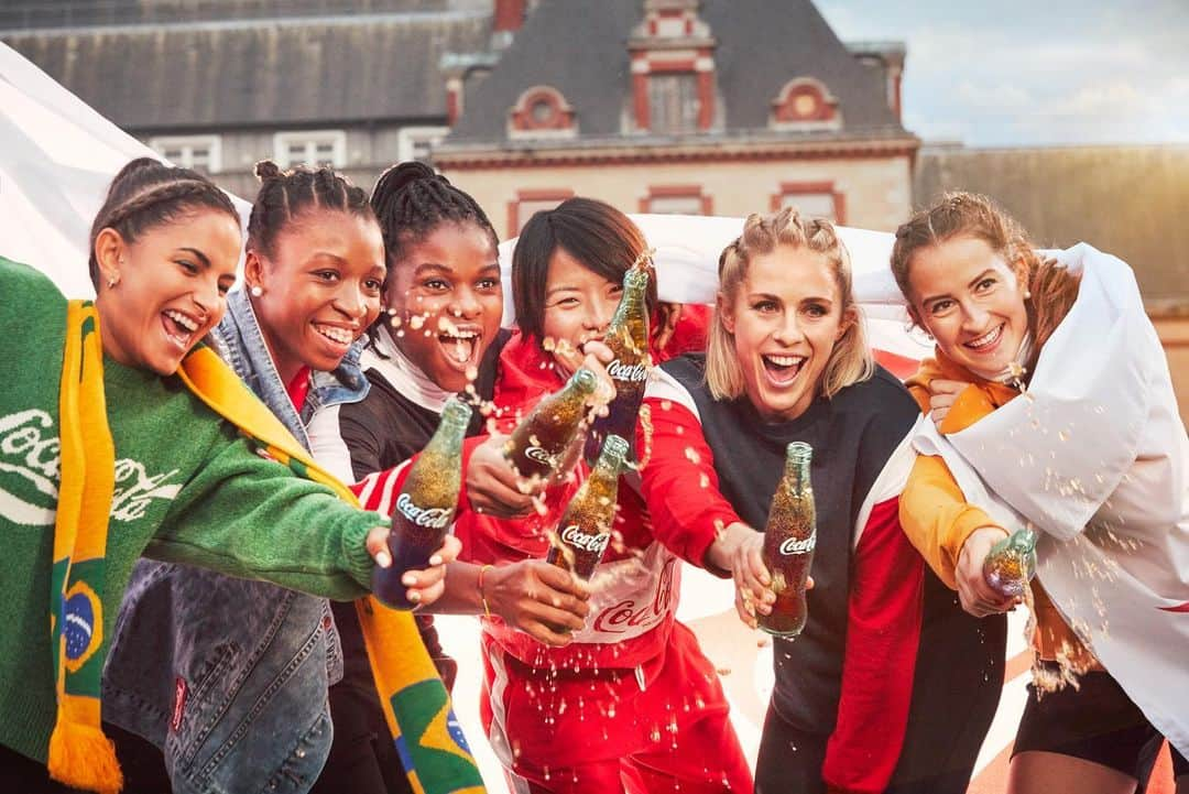 熊谷紗希さんのインスタグラム写真 - (熊谷紗希Instagram)「It was an honor representing #JPN 🇯🇵and #TeamCocaCola in France, my second home🇫🇷 Cheers to an incredible #FIFAWWC and to #WomensFootball ⚽🏆 #DareToShine」7月5日 23時17分 - kumagai1017