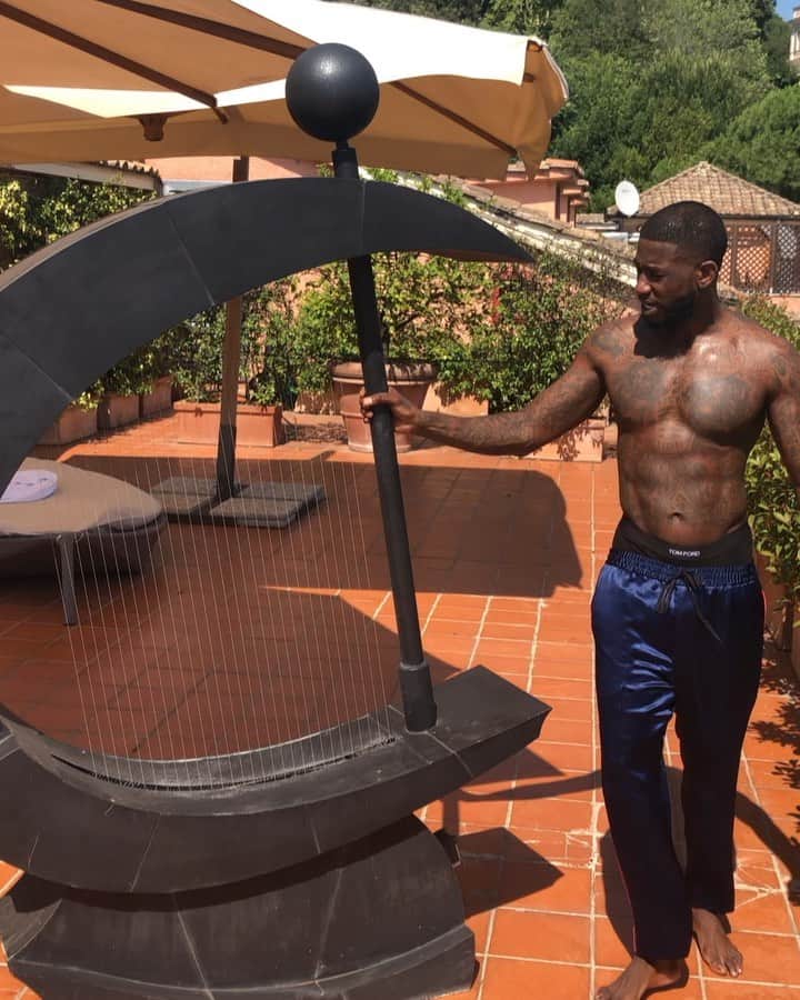 グッチ・メインのインスタグラム：「Buongiorno 🇮🇹🎼💪🏿」