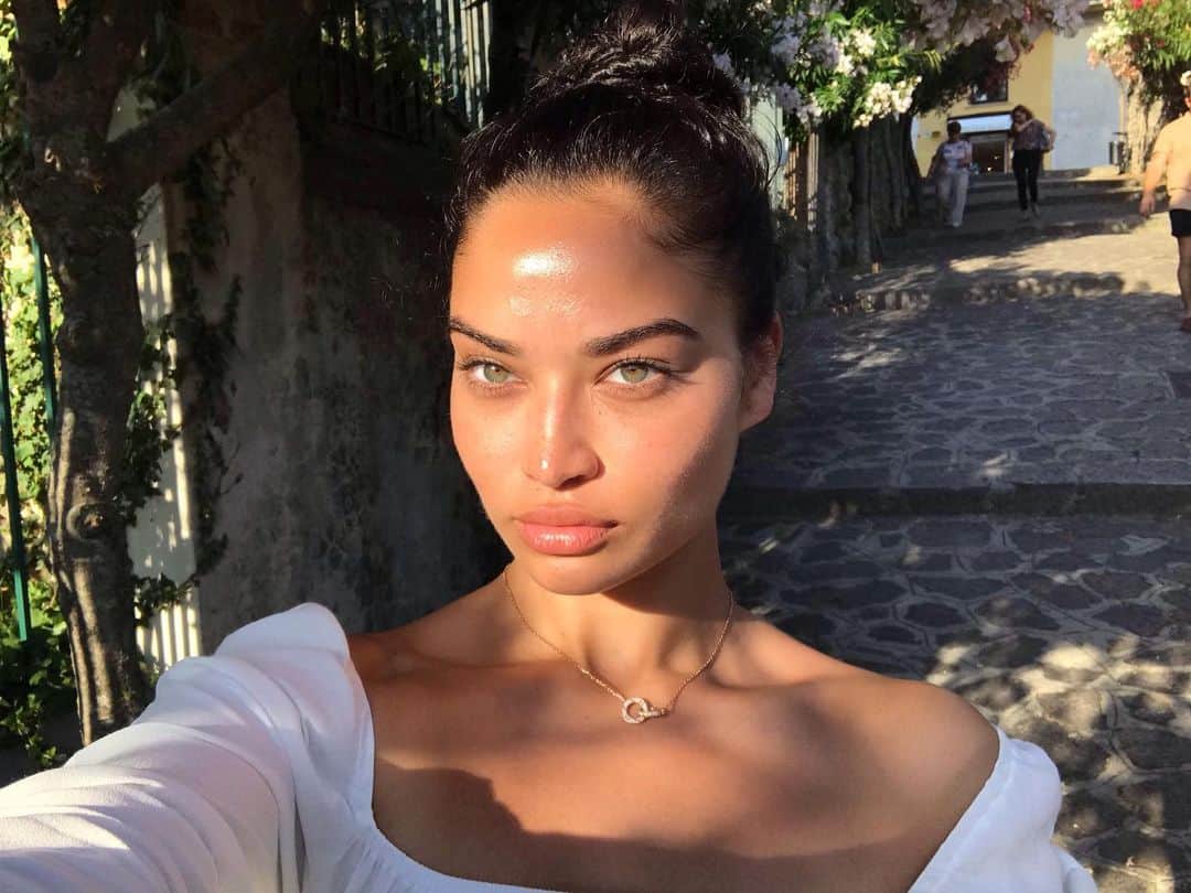シャニーナ・シャイクのインスタグラム：「some serious sun ☀️」