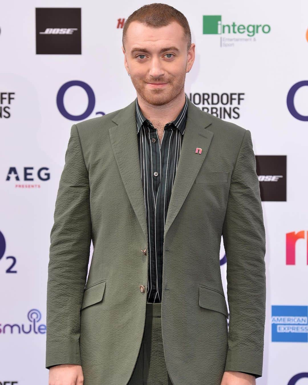 Just Jaredさんのインスタグラム写真 - (Just JaredInstagram)「@dualipa @teddysphotos and @samsmith at the 2019 Nordoff Robbins O2 Silver Clef Awards! See more on JustJared.com now Photos: @gettyimages」7月6日 0時32分 - justjared