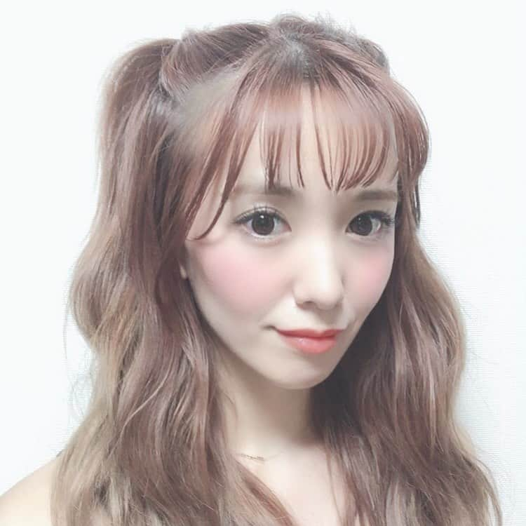 長江愛美さんのインスタグラム写真 - (長江愛美Instagram)「昭和生まれがしちゃいけない髪型なのは分かってるわ。 役作りなのよ。わかってちょうだい。 🥺🙏🏼 #hairstyle #HAIR#昭和生まれ#違和感#髪型#ぶりっ子」7月6日 0時37分 - manamin.512