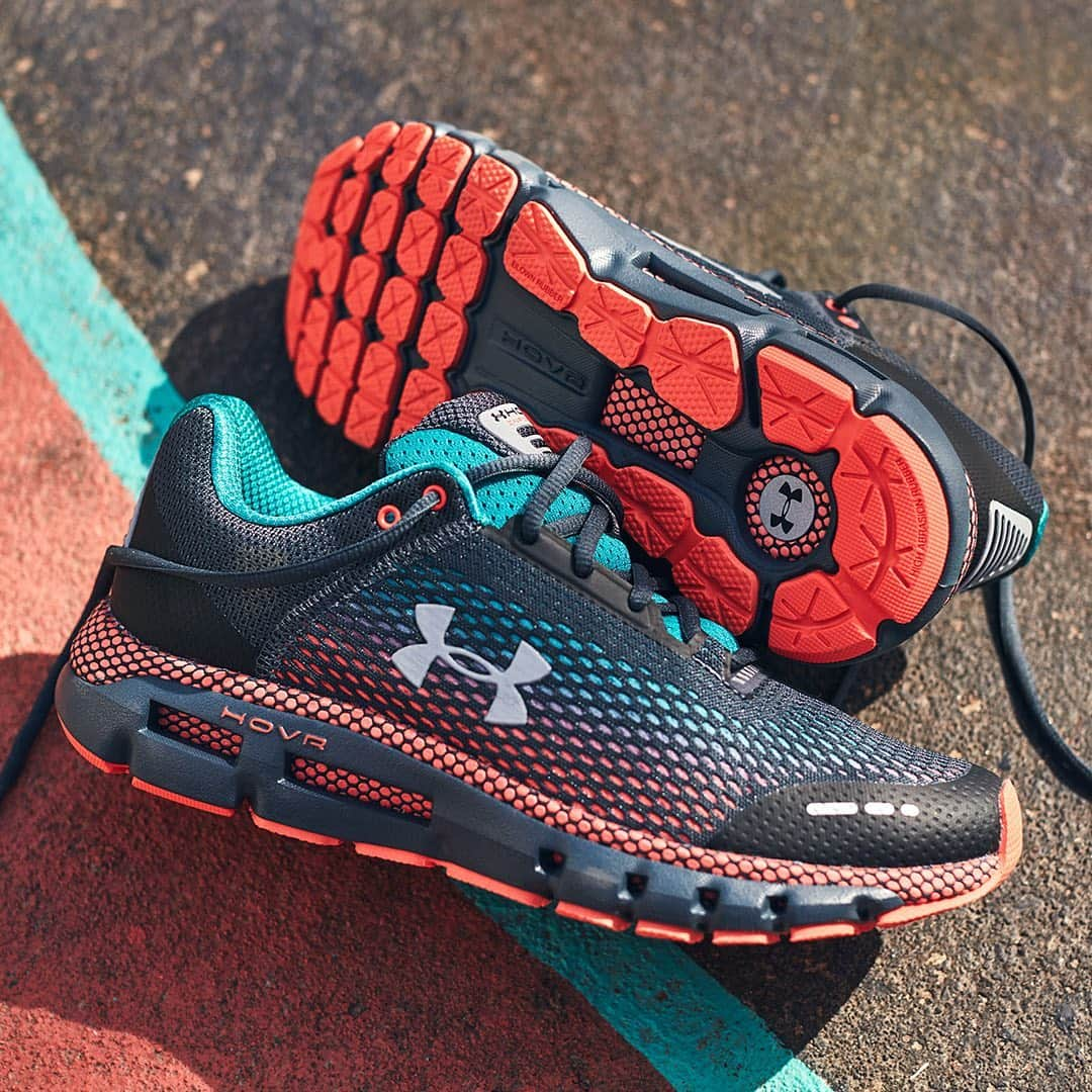 Under Armourさんのインスタグラム写真 - (Under ArmourInstagram)「Get back the energy you put in with the responsiveness of #UAHOVR cushioning.  Tap to shop the latest Infinite colorways.」7月6日 0時38分 - underarmour