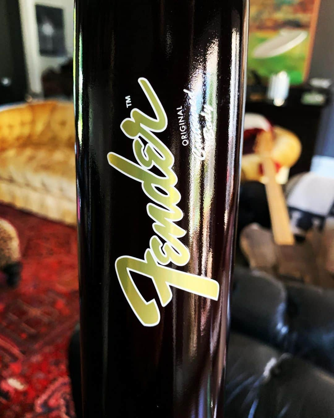 マイク・ダーントさんのインスタグラム写真 - (マイク・ダーントInstagram)「I can play a baseball bat!  I cannot play baseball!  I have stolen basses!  I put the Bass in Baseball!  @fender &  @sluggernation making noise! 🎸 ⚾️ 🤘🏽」7月6日 0時41分 - mikedirnt