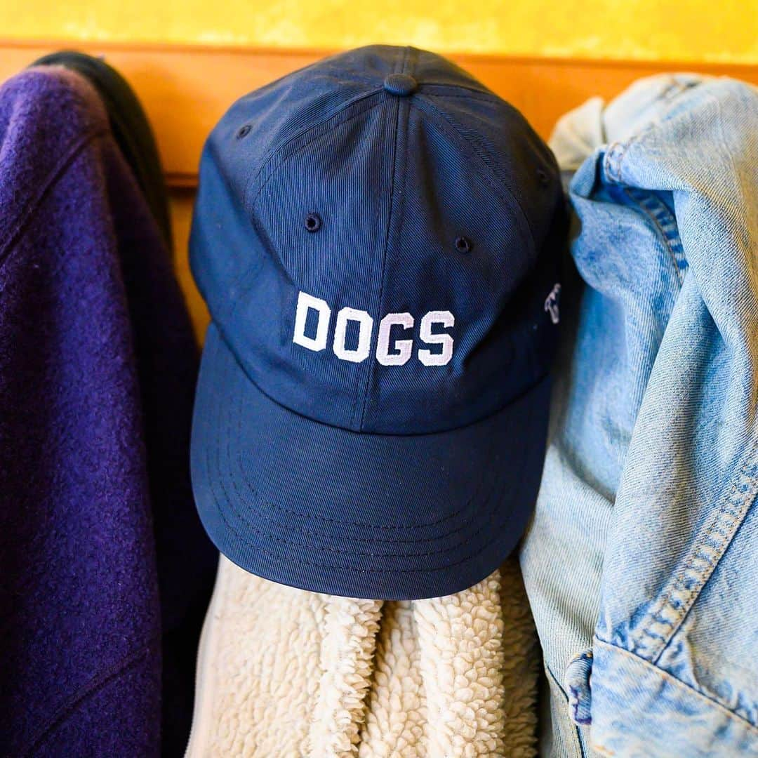 The Dogistさんのインスタグラム写真 - (The DogistInstagram)「New to the DOGS collection, hats! You may have tried to put your dog on your head with mixed results, and we commend your efforts. Given that most dogs do better on the ground or your lap, we have to make some sacrifices. The DOGS hat is here – the next best thing to wearing your dog on your head. Shop at the link in bio.」7月6日 0時58分 - thedogist