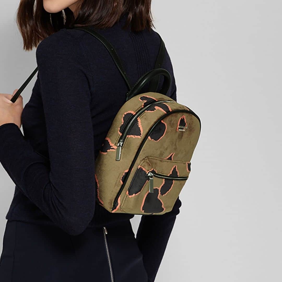 モダルーのインスタグラム：「A luxurious take on a must-have style, the Maddie backpack is an on-trend shape with an exquisite print. Now only £12 #ModaluMoments」