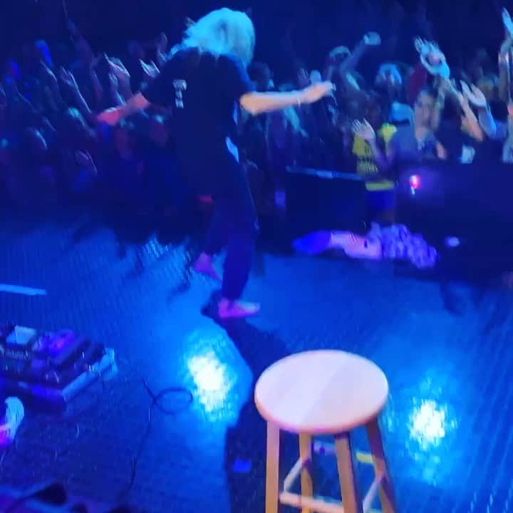 ブリット・ニコルのインスタグラム：「Just having some fun with 300 girls at camp! 🎈 Also I’m wearing the #thewoacollection black striped tee and it’s 40% off today using the code JULY4 at shopbrittnicole.com , link in bio. 😻 Get one if you want to look really really cool 🤣!」