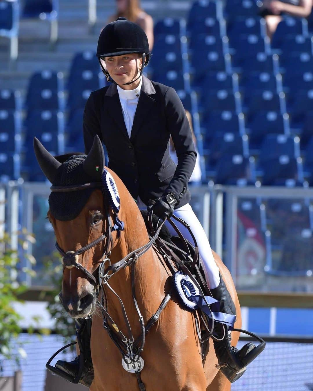 Just Jaredさんのインスタグラム写真 - (Just JaredInstagram)「Mary-Kate Olsen shows off her horseback riding skills at the @longines Paris Eiffel Jumping event! #MaryKateOlsen #Longines #LonginesParisEiffelJumping Photos: Backgrid」7月6日 1時20分 - justjared