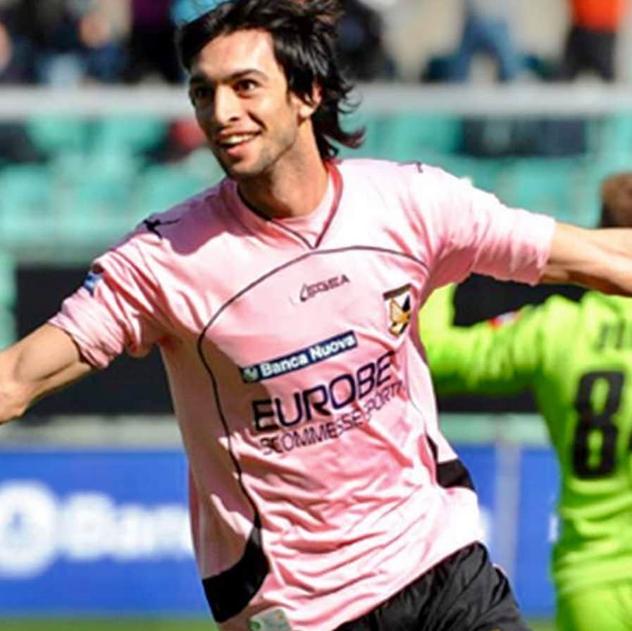 ハビエル・パストーレのインスタグラム：「https://www.youtube.com/watch?v=lkVVb8KL4Bk&feature=youtu.be  Adesso si pensa solo a tornare 💪 FORZA PALERMO」