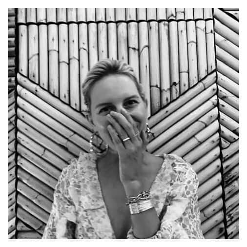 カロリナ・クルコヴァさんのインスタグラム写真 - (カロリナ・クルコヴァInstagram)「#love #moments 🌼 📸Nicky Zimmerman #thankyou 💋 #KK @zimmermann」7月6日 1時33分 - karolinakurkova