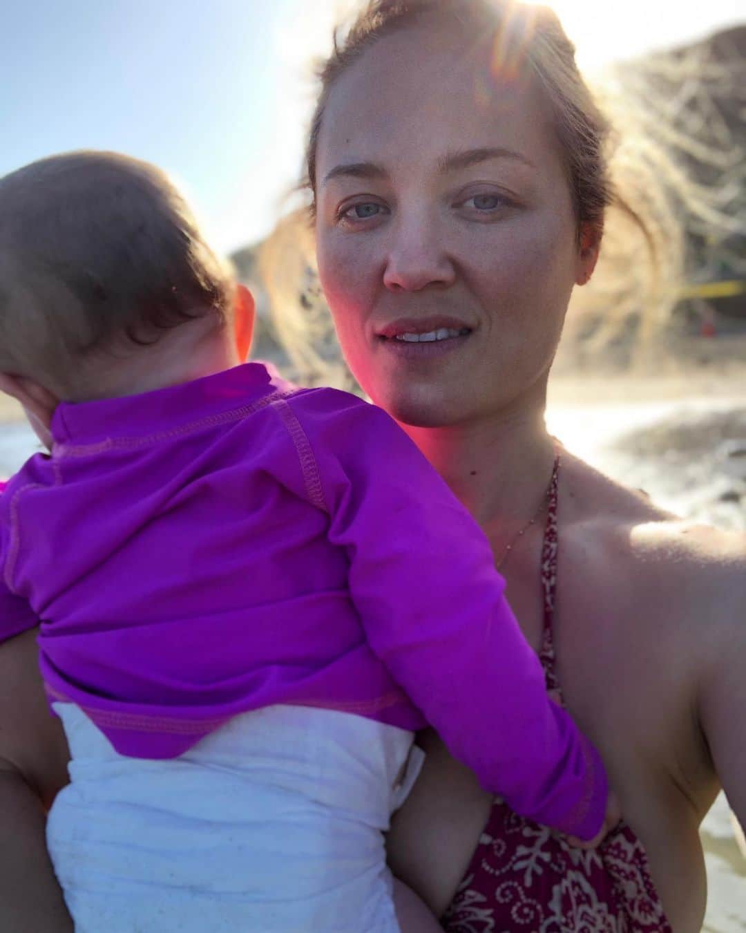 エリカ・クリステンセンのインスタグラム：「Fam time at the beach yesterday was 👌🏼」