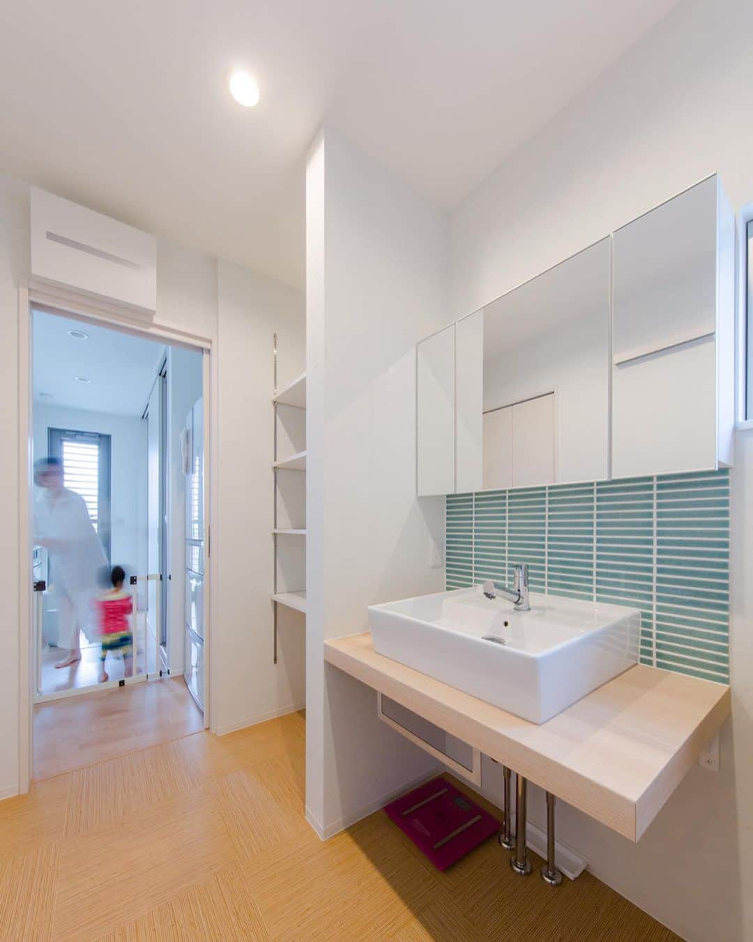 ルポハウス一級建築士事務所さんのインスタグラム写真 - (ルポハウス一級建築士事務所Instagram)「・ ・ ・ ＬＤＫからも玄関からもアクセスできる広々とした洗面室はクリーンな印象。 ・ 爽やかな色のタイルは、空間のアクセントと水回りの保護を兼ねています。 ・ ・ ・ 𓐌𓐌𓐌𓐌𓐌𓐌𓐌𓐌𓐌𓐌𓐌𓐌𓐌𓐌𓐌𓐌𓐌𓐌  ルポハウスの施工事例はこちらまで☞ @reposhouse  𓐌𓐌𓐌𓐌𓐌𓐌𓐌𓐌𓐌𓐌𓐌𓐌𓐌𓐌𓐌𓐌𓐌𓐌 #ルポハウス は#ちょっとかっこいい家 を"友人のために" という思いでつくっています。 一生に一度の#マイホーム。 「あなたにしかできない」×「ルポハウスだからできる」で、 私たちだけの#家づくり を思いっきり楽しんでみませんか？！ ・ ・ ・ #外観 #住宅 #注文住宅 #新築一戸建て #住まい #シンプルな暮らし #デザイナーズ住宅 #外観 #一級建築士事務所 #設計事務所 #design #simple #滋賀 #大津 #草津#洗面台インテリア #名古屋モザイクタイル #華窯ボーダー #東リクッションフロア #pwt649」7月6日 12時05分 - reposhouse