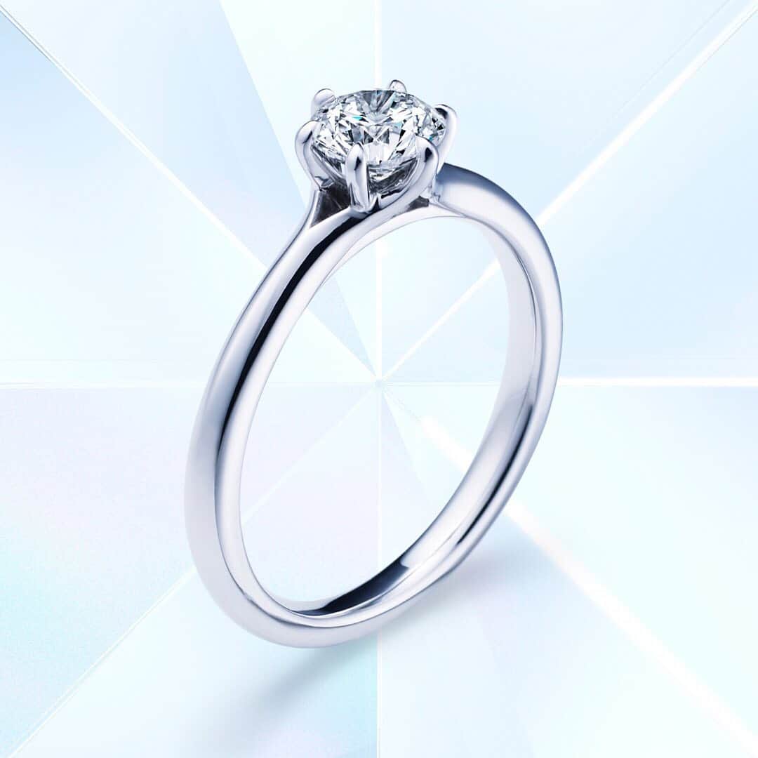 エクセルコ ダイヤモンド 婚約指輪♔結婚指輪のインスタグラム：「. エクセルコ ダイヤモンドは、 今月日本上陸22年記念を迎えます。 さらに、アイディアルラウンドブリリアントカット発明100周年を迎える今年、記念モデル〝Optique〟（オプティーク）を発表する、特別なフェアを開催します。 . ぜひ、この機会にアイディアルラウンドブリリアントカットの至高の輝きを店頭でお愉しみください💎 . 詳しくは公式HPをご覧ください。 * 店舗一覧 東京本店/盛岡店/仙台店/新潟店/青山店/町田マルイ店/横浜店/みなとみらい店/大宮店/ 宇都宮店/高崎店/静岡店/浜松店/金沢店/長野店/松本店/名古屋本店/大阪店/ 梅田店/京都店/神戸店/広島店/福岡店/ヒルトン福岡シーホーク店/小倉店/博多店/長崎ハマクロス411店/熊本店 * #エクセルコダイヤモンド　#exelcodiamond * *」