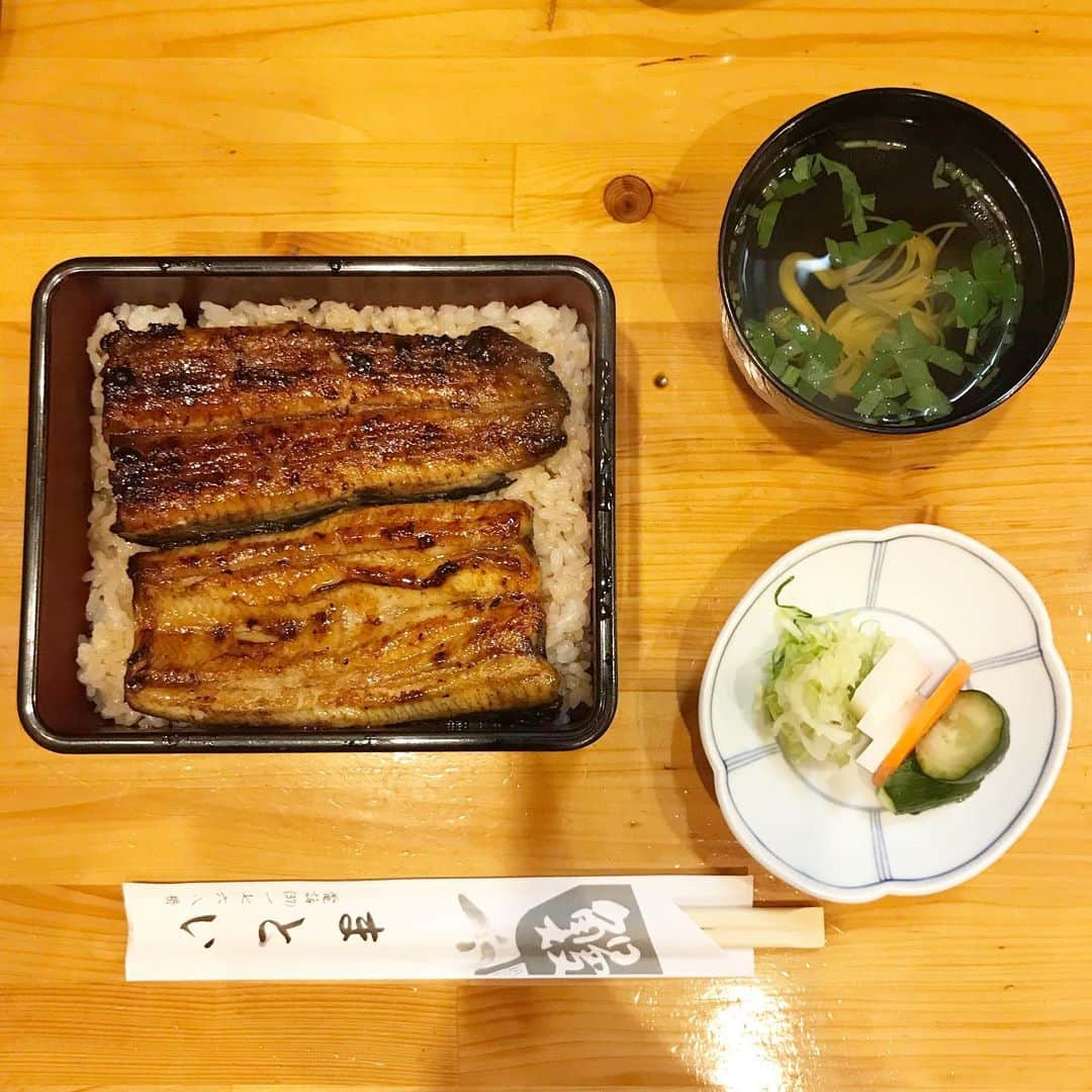 柏木作夢さんのインスタグラム写真 - (柏木作夢Instagram)「まといの鰻重🗃 妻への誕生日ランチ👏  #伊東市 #伊豆 #鰻重 #鰻 #ランチ #うなぎ #ウナギ #foodporn #photooftheday #lunch #まとい」7月6日 13時13分 - samukashiwagi