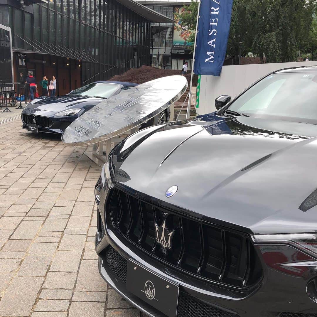 Maserati Japan | マセラティ ジャパンのインスタグラム：「マセラティ ジャパンがプラチナスポンサーをつとめる「アモーレ・ミオ イタリアンフェスティバル」がスタート。赤坂サカスにはイタリアのエレガンスとドライビングへの情熱をつたえる #マセラティ の車両を展示しております。週末はぜひ会場でイタリアの情熱をご覧ください。 #Maserati #マセラティ #MaseratiJapan #マセラティジャパン」
