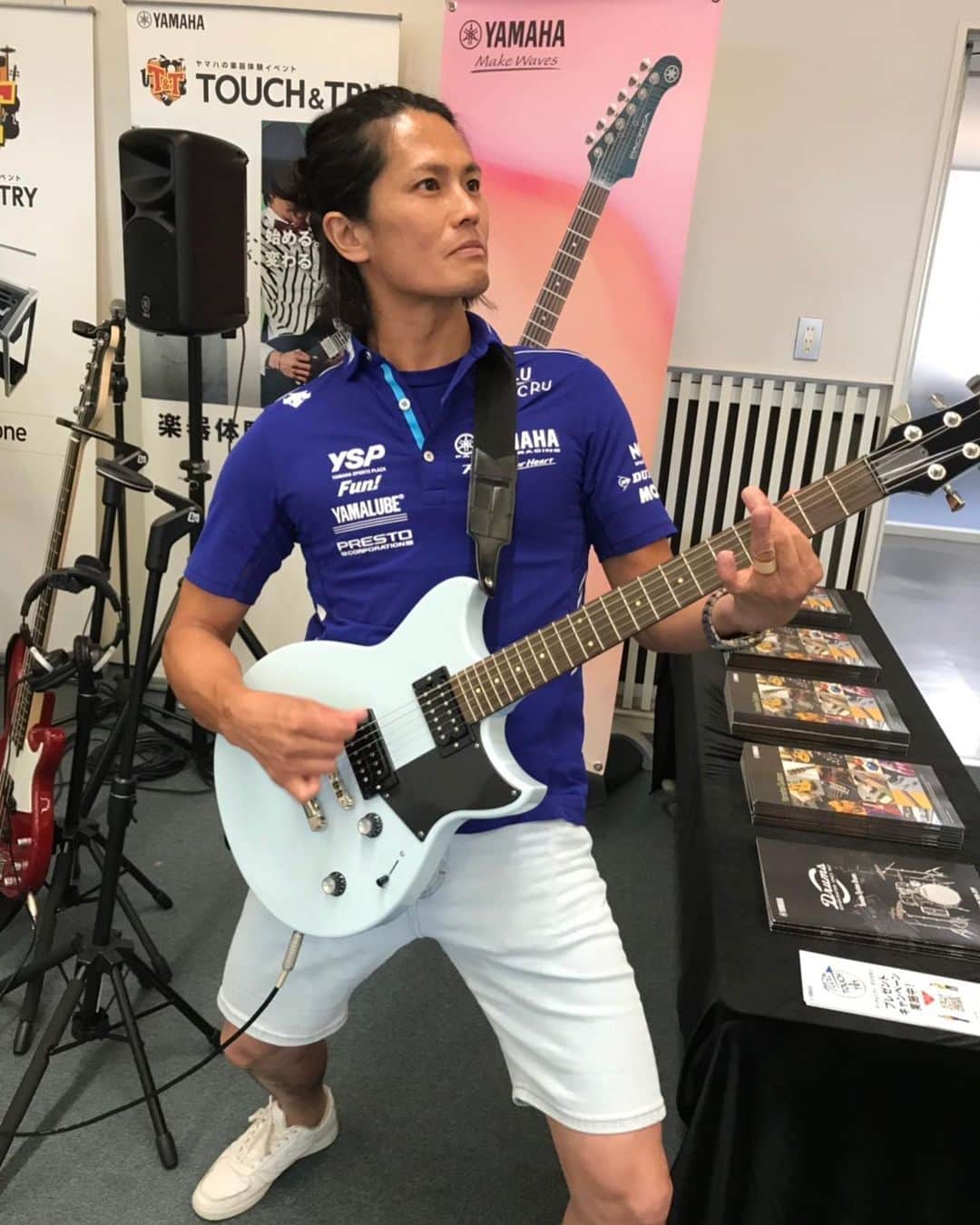 黒山健一さんのインスタグラム写真 - (黒山健一Instagram)「もう…バンドマンとして生きたい❗️ そう思った、瞬間でした❗️ 楽器が演奏できるのって…いいなぁ〜❗️ #yamaha  #yamaha音楽」7月6日 13時31分 - kenichi_kuroyama