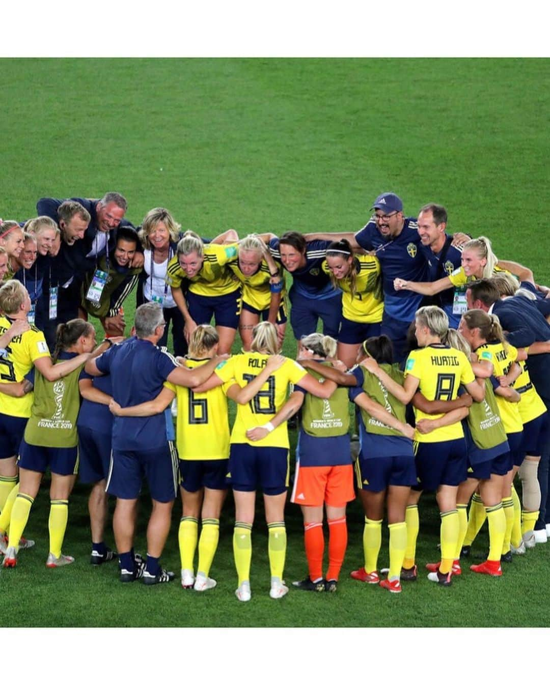 コソヴァレ・アスラニさんのインスタグラム写真 - (コソヴァレ・アスラニInstagram)「Tomorrow is our last chance to win a medal in #FIFAWWC 2019. We always play our hearts out and once again tomorrow we are going to give it our ALL! Let’s go team 🇸🇪!! #together #swewnt」7月6日 4時33分 - asllani9