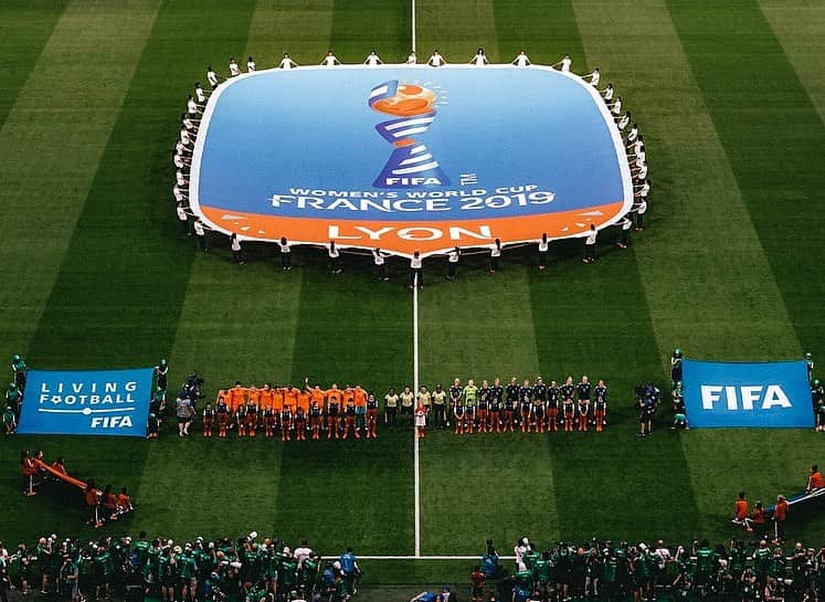 ソフィア・ヤコブソンさんのインスタグラム写真 - (ソフィア・ヤコブソンInstagram)「Tomorrow it’s our last game of this World Cup are you with us? 🇸🇪💪 #FIFAWWC #2019 #daretoshine」7月6日 4時35分 - sofiajakobsson