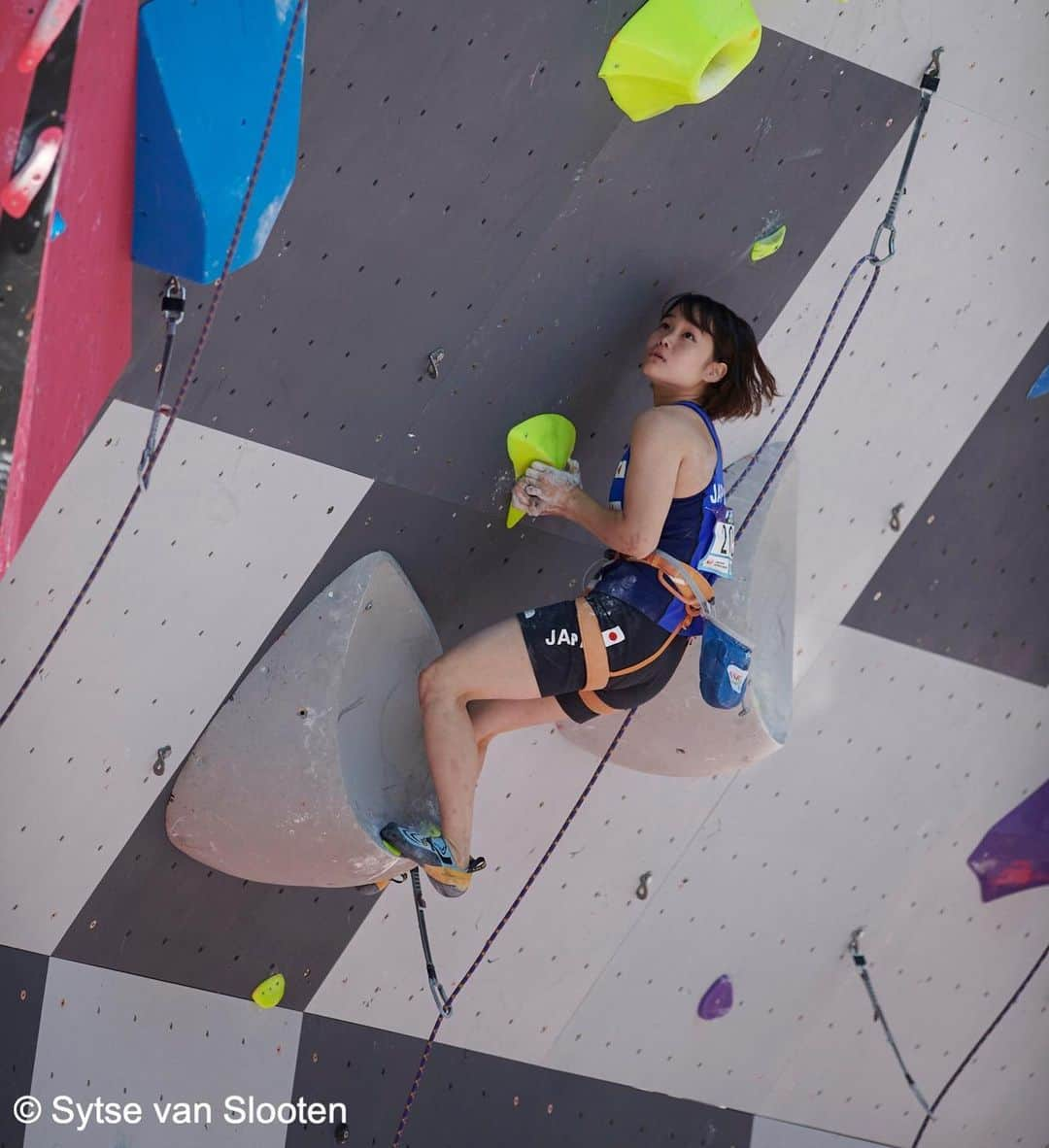 小武芽生さんのインスタグラム写真 - (小武芽生Instagram)「First Lead World Cup of this season in Villars🇨🇭 Made it into semis with 14th place💪Try harder and enjoy climbing to make it into final tmrw❣️ リードワールドカップ初戦、予選は通過！明日のセミからはもっと良いクライミングで💪 📸by Sytse van Slooten #ifscwc #lead #climbing #swiss #villars #クライミング#エスエスケイフーズ #雪だるま」7月6日 4時48分 - mei_kotake