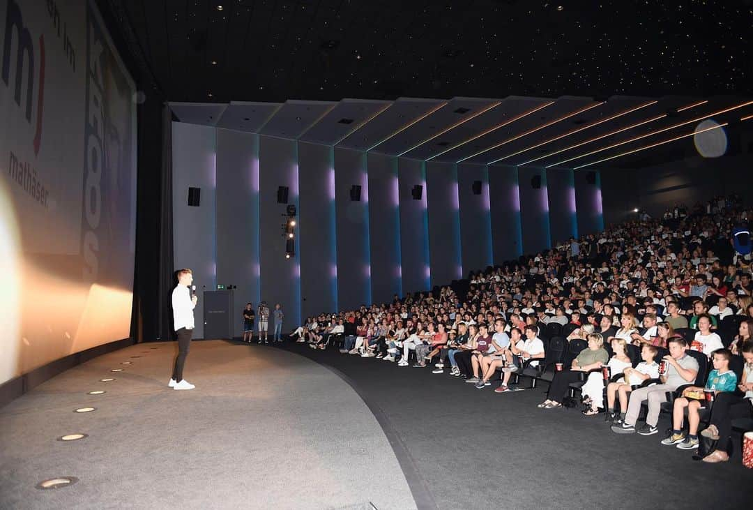 トニ・クロースさんのインスタグラム写真 - (トニ・クロースInstagram)「Danke MÜNCHEN für die tolle Begrüßung und das positive Feedback für meinen Film #KROOS! Thank you MUNICH for the warm welcome and the amazing feedback to my movie #KROOS!」7月6日 5時12分 - toni.kr8s