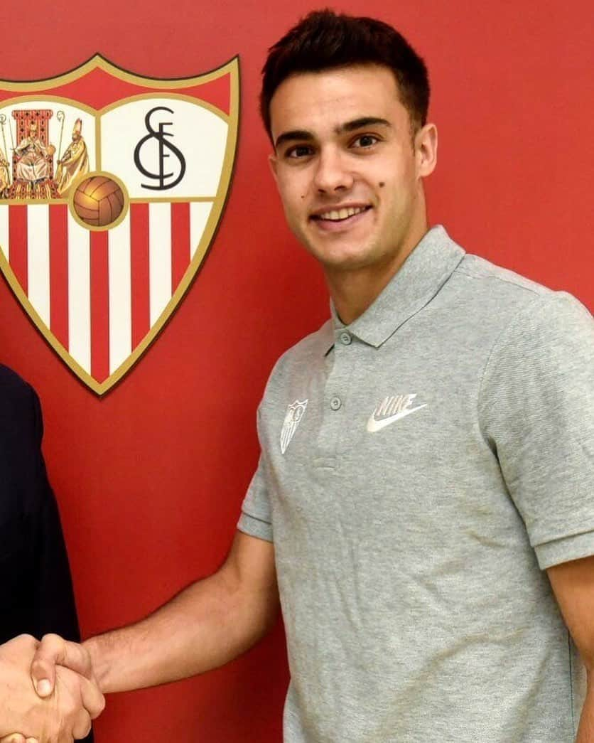 LFPさんのインスタグラム写真 - (LFPInstagram)「@sergioregui is a new @sevillafc player! ✒️❤️🆕 • #Reguilon #SevillaFC #LaLigaSantander #LaLiga #LaLigaTransfers」7月6日 5時16分 - laliga