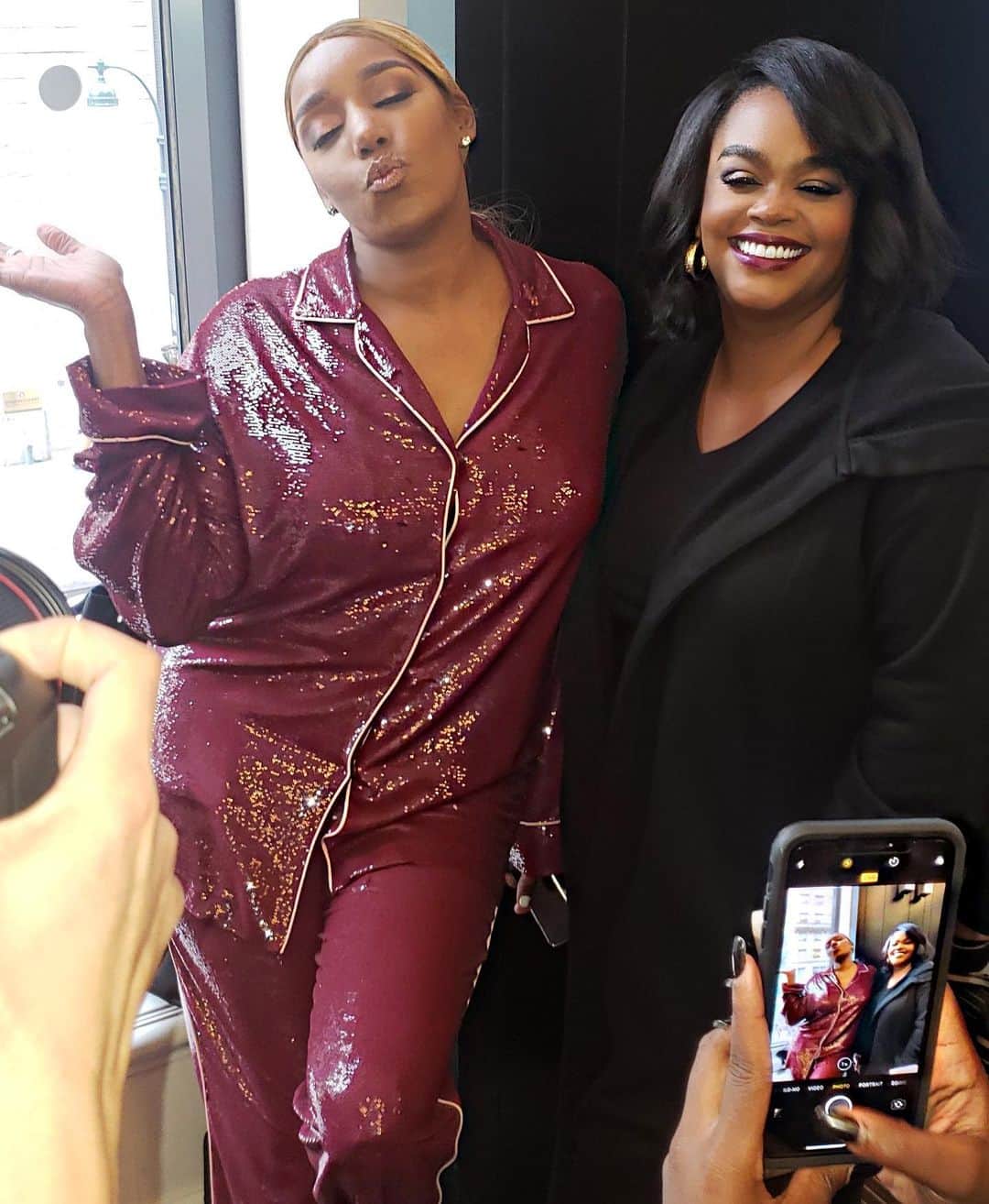 ネネ・リークスのインスタグラム：「#setlife #moveinsilence #fbf @missjillscott」