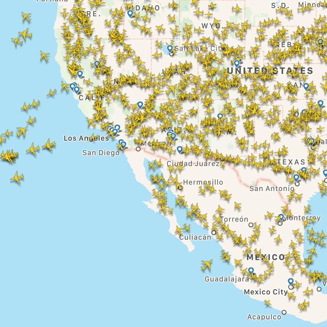 イアン・サマーホルダーさんのインスタグラム写真 - (イアン・サマーホルダーInstagram)「The amount of planes over Europe, the United stares and Mexico right now... Think of the amount of fuel and carbon in our atmosphere in one day. It’s mind blowing isn’t it. It was hard for me to imagine how much pollution is up there every second of every day. I’m a part of it too... What do we do? What is the solution? We can draw this carbon down with agriculture. I promise you there is an answer. It’s time to start engaging. When our farming practices change our temperatures will go down. More information to come Who is with me?」7月6日 5時25分 - iansomerhalder