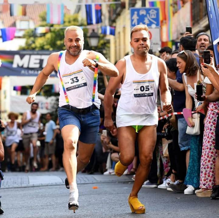 NBC Newsさんのインスタグラム写真 - (NBC NewsInstagram)「Dozens of men and a few women in stilettos raced through the center of #Madrid on Thursday, despite attempts by the far-right party Vox to curtail their #Gay #Pride celebration. Click the link in our bio for more.⁠ .⁠ 📷 Gabriel Bouys / @afpphoto」7月6日 5時38分 - nbcnews