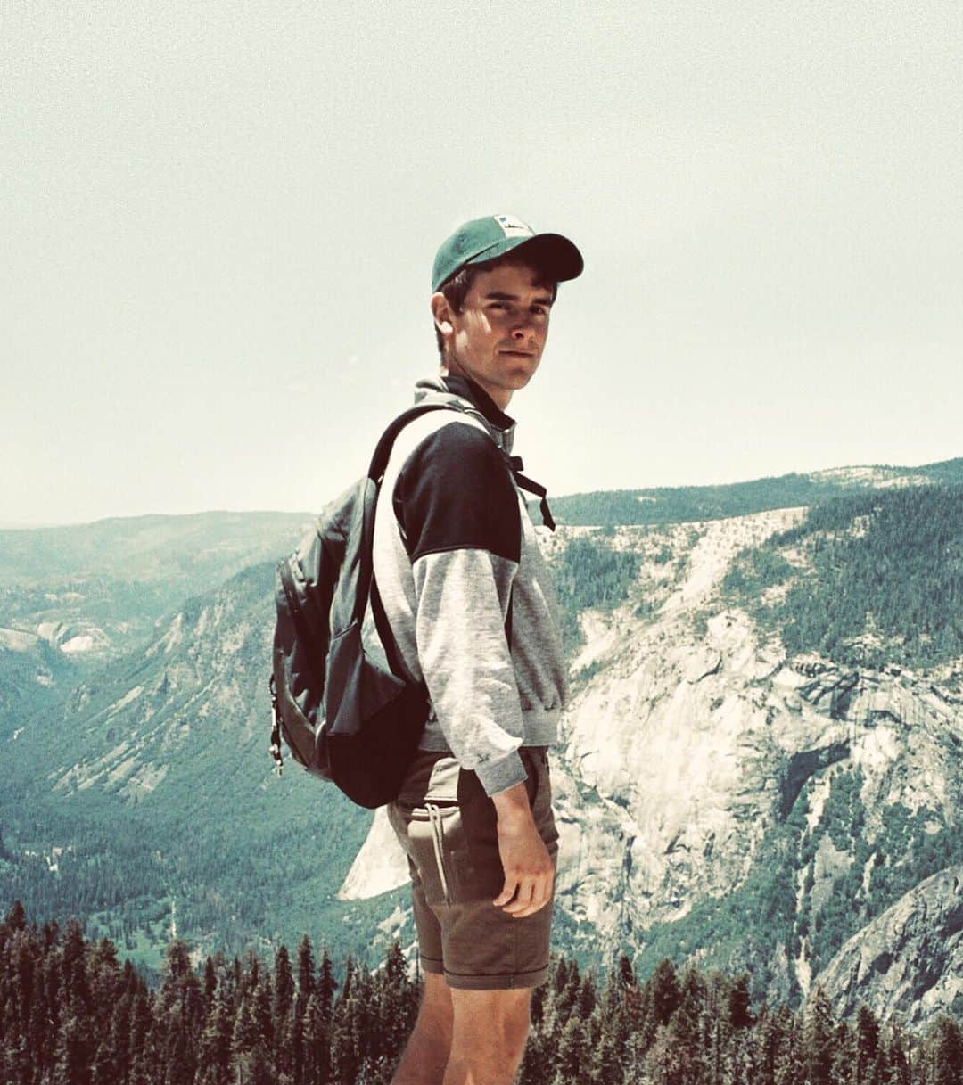 コナー・フランタのインスタグラム：「the altitude is making me dizzy *on film, by @ardenrose」