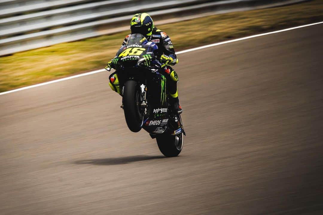 バレンティーノ・ロッシさんのインスタグラム写真 - (バレンティーノ・ロッシInstagram)「Sachsenring Circuit,Germany Friday,free practice 📸 @falex79 @mighelon」7月6日 6時38分 - valeyellow46