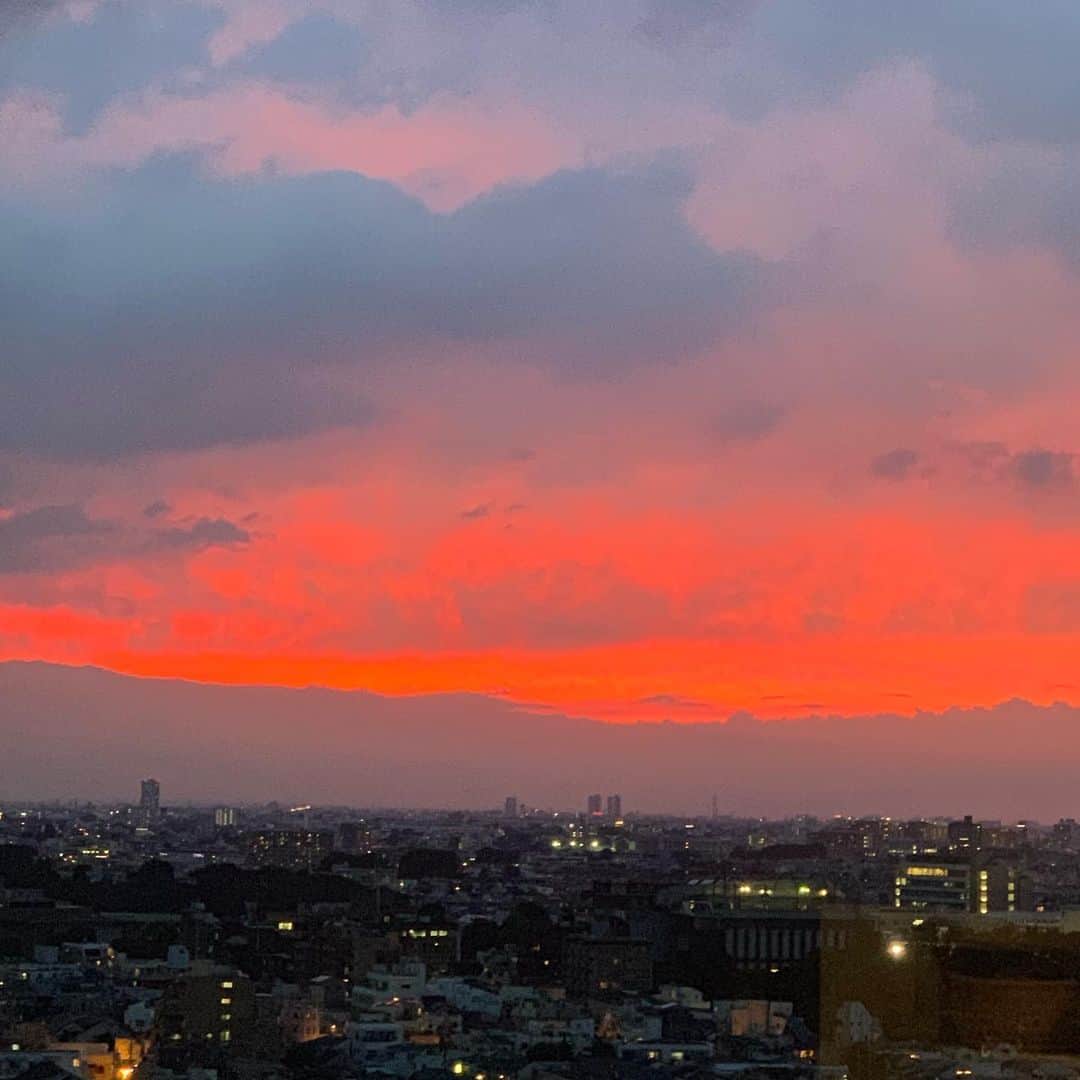 安倍宏行さんのインスタグラム写真 - (安倍宏行Instagram)「#夕焼け #真っ赤」7月6日 6時58分 - higeabe