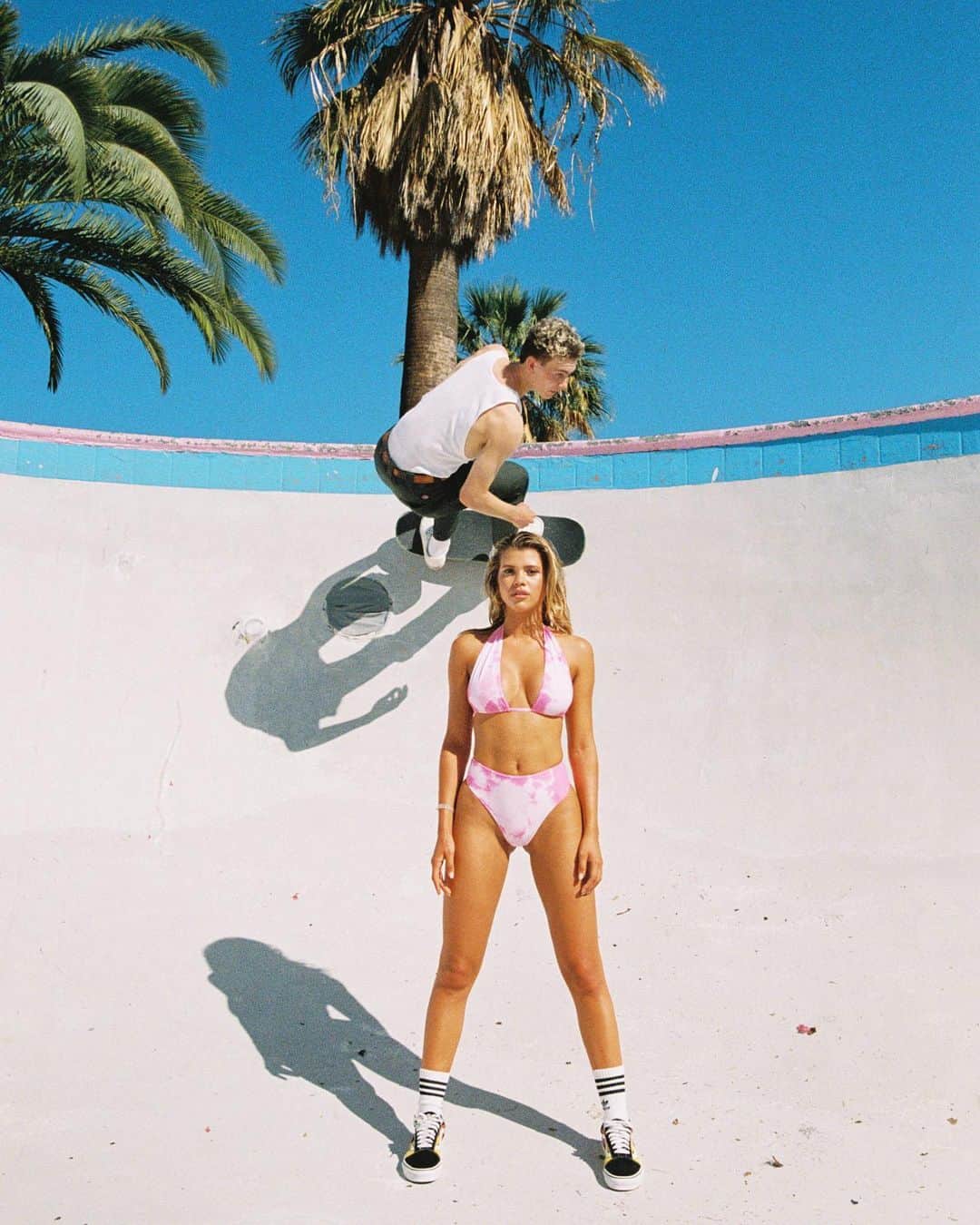 FRANKIES BIKINISさんのインスタグラム写真 - (FRANKIES BIKINISInstagram)「3 DAYS TIL LAUNCH ⚡️ @sofiarichie X @frankiesbikinis is coming 7/8/19 at 9am pst. tap the link in bio so you can shop this exclusive collection first! #SofiaXFrankies」7月6日 6時59分 - frankiesbikinis