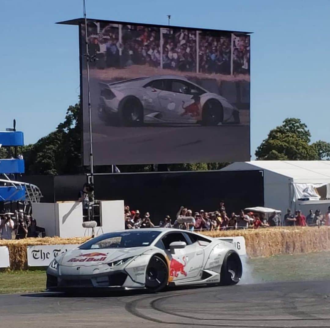 Wataru Katoさんのインスタグラム写真 - (Wataru KatoInstagram)「LB WORKS HURACAN x @madmike.123 at @fosgoodwood !! You are the best bro !! Thank you so much for supporting us & doing great performance!! “Arigato “ #libertywalk #lbperformance #lbwk #lbnation #madmike #redbull #goodwoodfos #fos #goodwood」7月6日 7時01分 - libertywalkkato