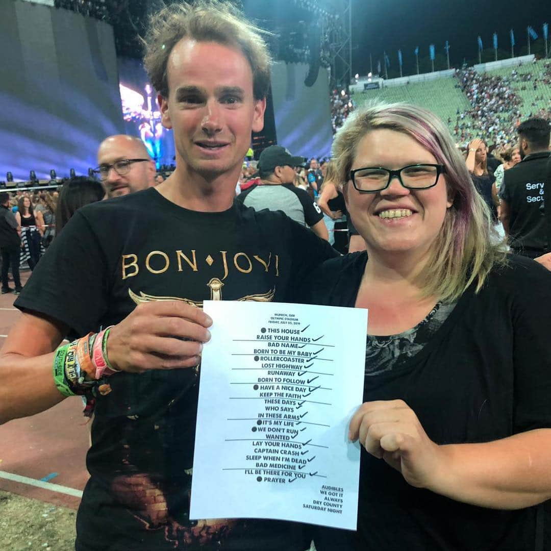 Bon Joviさんのインスタグラム写真 - (Bon JoviInstagram)「Munich! Who was at the show tonight? #thinfstour #bonjovimemories」7月6日 7時05分 - bonjovi