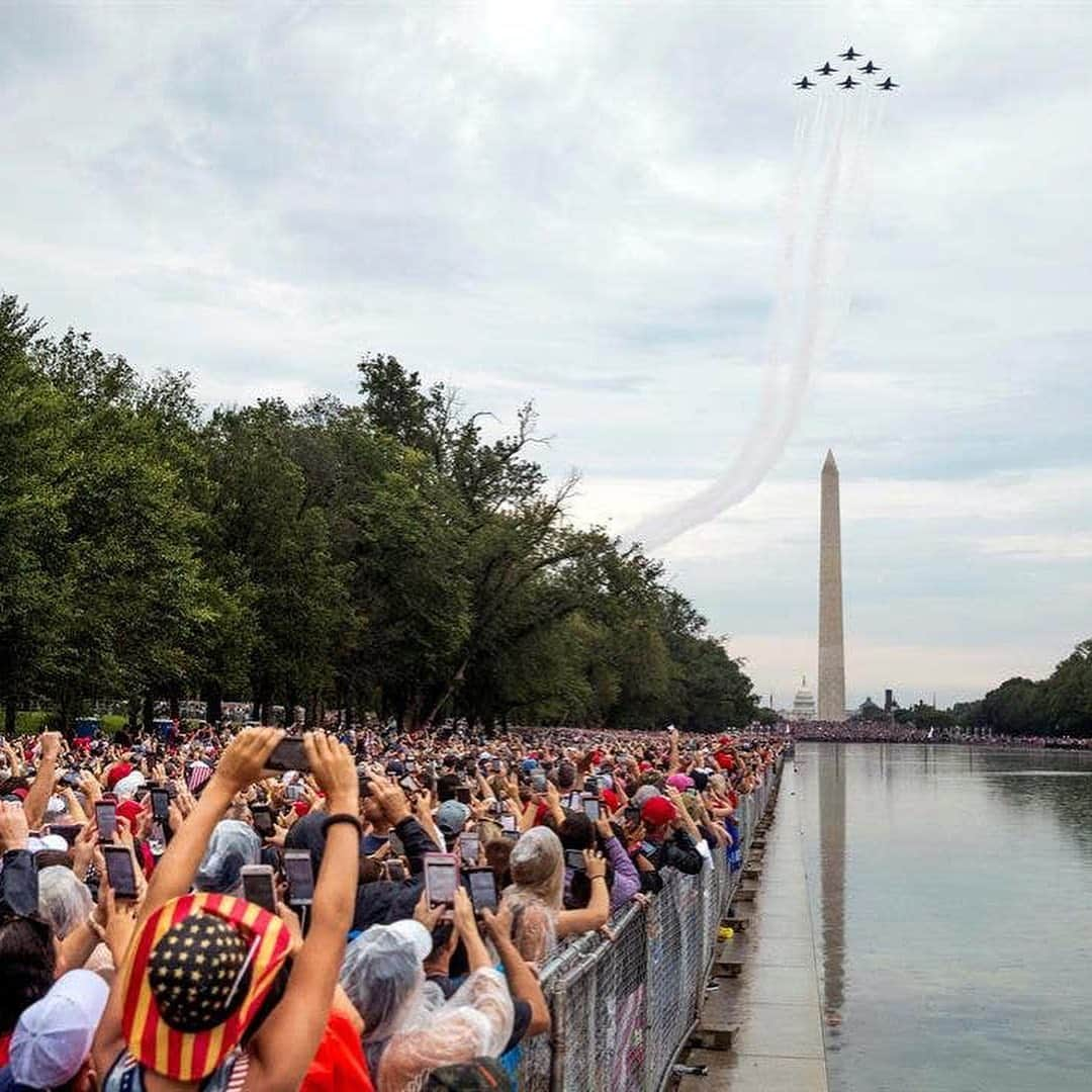 ドナルド・トランプさんのインスタグラム写真 - (ドナルド・トランプInstagram)「🇺🇸🇺🇸🇺🇸🇺🇸」7月6日 7時20分 - realdonaldtrump