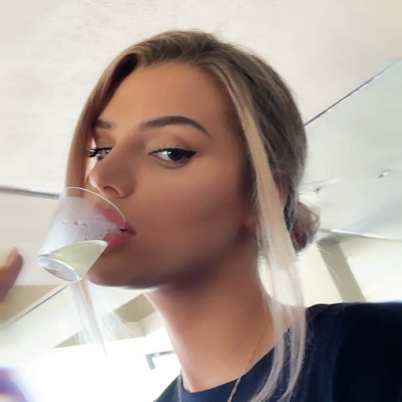 アリッサ・ヴァイオレットさんのインスタグラム写真 - (アリッサ・ヴァイオレットInstagram)「tea」7月6日 8時06分 - alissaviolet