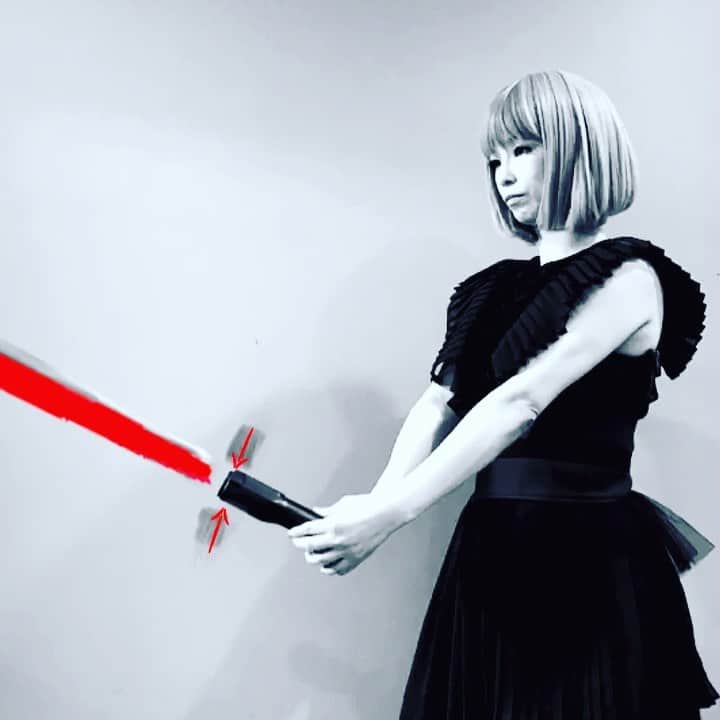 こしじまとしこのインスタグラム：「#darkside  edit by @yasutaka_nakata」
