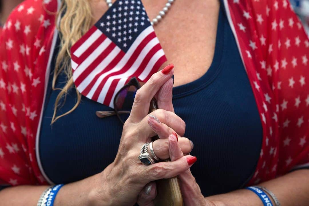 Q. Sakamakiのインスタグラム：「July 4th, independent day, in Washington DC, witnessed not only patriotism but also unusual US military might, as Trump emphasized the power at “Salute to America”. Some became ecstatic, though others complained. Life continues. #trump #militaryflyover #independentday #july4th #militarymight #washingtondc #salutetoamerica」