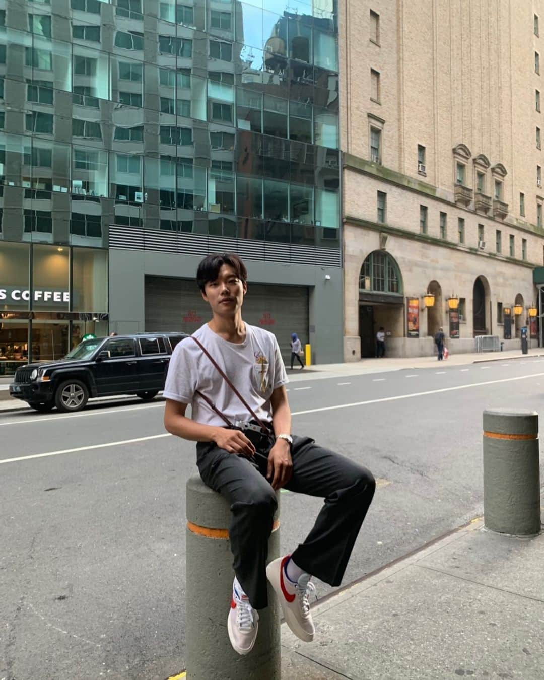 C-JeS エンタテイメントさんのインスタグラム写真 - (C-JeS エンタテイメントInstagram)「What a day! 류준열 in NYC ✔️ 내일 #뉴욕아시안영화제 에서 만나요👋 . Let’s meet up w/him at #newyorkasianfilmfestival tmrw! Stay tuned in him! . #류준열 #영화 #돈 #영화돈 #봉오동전투 #RyuJunYeol #movie #film #thebattle_roartovictory #cjestagram」7月6日 9時11分 - cjes.tagram