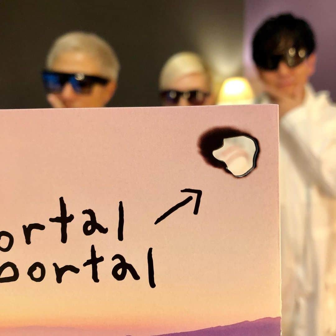 m-floさんのインスタグラム写真 - (m-floInstagram)「Enter the “mortal portal”🕳 .  ポータルの向こう側へようこそ🦠」7月6日 10時11分 - mflo_official