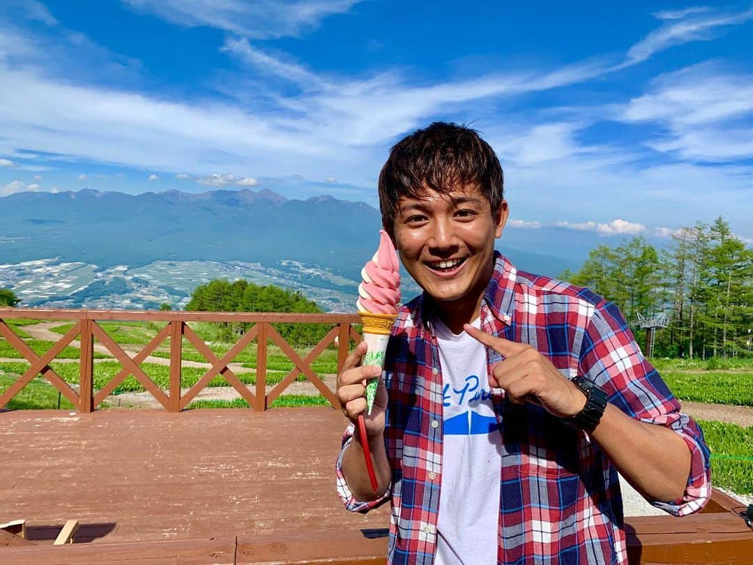 松山航大さんのインスタグラム写真 - (松山航大Instagram)「★ 今日のこれダネッ！は、夏レジャー特集！ マウンテンバイクや肉好き必見BBQ情報！ ユニークなヨガも体験！ ボイメン勇翔の行こうぜ信州も！ 夕方６時から放送！ぜひご覧ください！ . #土曜はこれダネッ！ #夏 #レジャー #マウンテンバイク #日本代表 #松本駿 さん #ルバーブ #富士見パノラマリゾート #小川功二 アナの #オガズキッチン #ヨガ #たまごヨガ #ポコスタ #ボイメン #boysandmen  #勇翔 さん #コーナー で #初共演 #アナウンサー #松山航大」7月6日 10時31分 - kodai_matsuyama