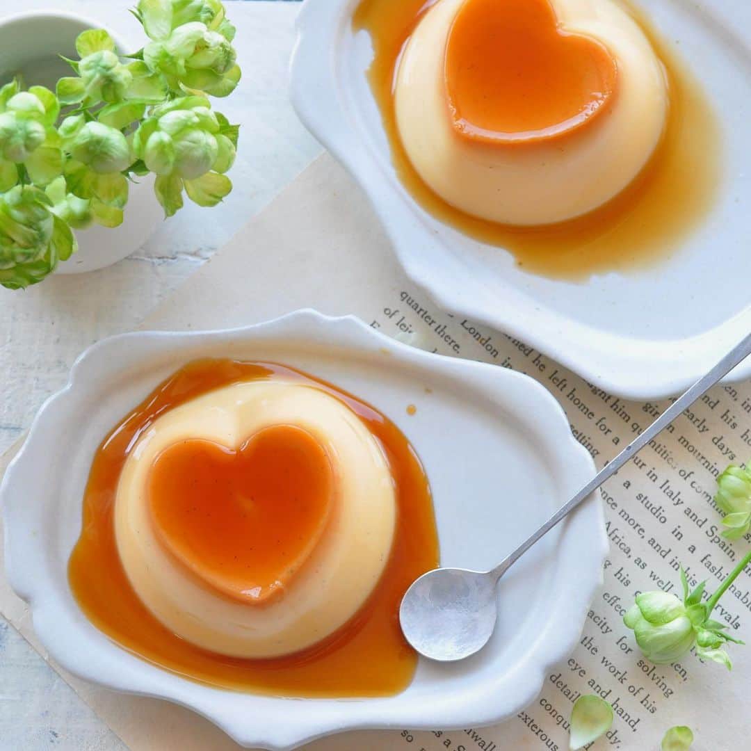 masayoさんのインスタグラム写真 - (masayoInstagram)「2019.7.6 ＊pudding ・ ゼラチンで固めた ぷるぷるプリン^^ 100均で見つけた プッチンとできるハートの型。 子どもたちが喜んで お皿に出してました。 ・ まずは100均で調達できないか 探しに行くのも楽しいことのひとつ。 おおっ、これいいかもって 見つけた時の心の喜び^^ ・ 卵は @isefoods  さんのもの。 プリンの詳しい作り方も 載せていただいているので ご覧くださいね〜。 ・」7月6日 10時33分 - masayo_san
