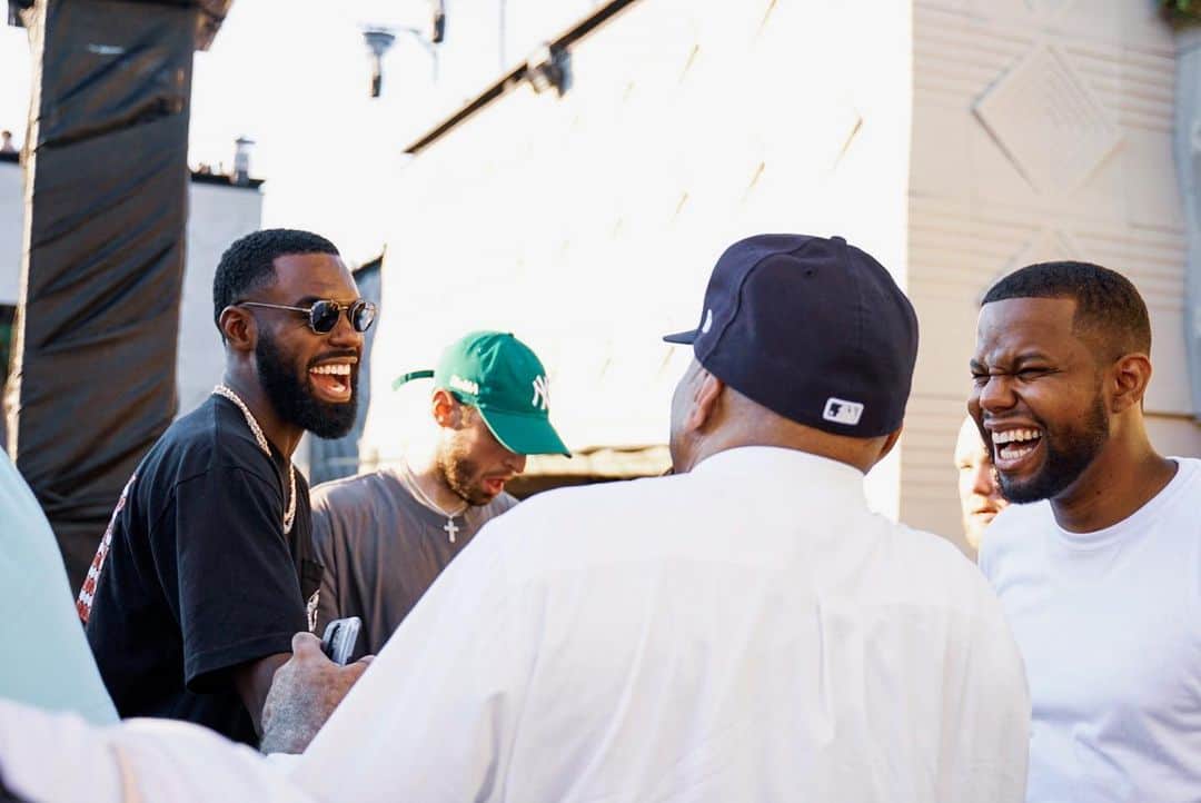ティム・ハーダウェイ・ジュニアのインスタグラム：「Them 4th of July vibes with the bros.」