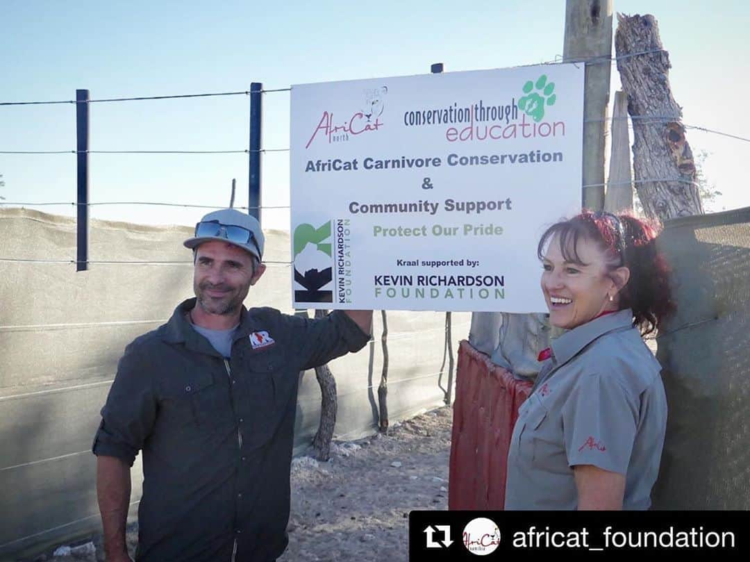 Kevin Richardson LionWhisperer さんのインスタグラム写真 - (Kevin Richardson LionWhisperer Instagram)「#Repost @africat_foundation with @get_repost ・・・ AfriCat welcomes Kevin & Mandy Richardson to the Hobatere Consession and the Conservancies where we work. . Early Tuesday morning they were whisked away into the dusty 'outback' of the Ehirovipuka Conservancy bordering western Etosha National Park. . World Lion Day 2019 is around the corner, 10th August 2018, celebrated the @kevinrichardsonfoundation ’s support of AfriCat's "Protect our Pride" Initiative, which includes, amongst others Lion proof, fixed and mobile Kraal’s. . They met with our Lion Guards as well as community members to gage the extend of AfriCat's support as well as experiencing first hand the extreme effects of the most debilitating drought in memory. . Areas that one year ago could support both wildlife and livestock has now been reduced to a dust bowl riddled with livestock carcasses. . The extensive drought may soon effect lion movement as wildlife migrate in search of the last remaining morsels of food. . Despite the dire circumstances it was refreshing to hear of the communities gratitude and appreciation of AfriCat's support. . Kevin's rapport with the Lion Guard's continues to instil passion, encouraging them in their challenging tasks. . Today they went out in search of one of our Lionesses who is taking care of the Hobatere North Pride’s 5 cubs, whilst Naleli and Sidatia are hidden away at their den site. . Big thanks to Kevin & Mandy for making the time to come visit us! See you back here soon! . . . #AfriCat #Namibia」7月6日 11時59分 - lionwhisperersa