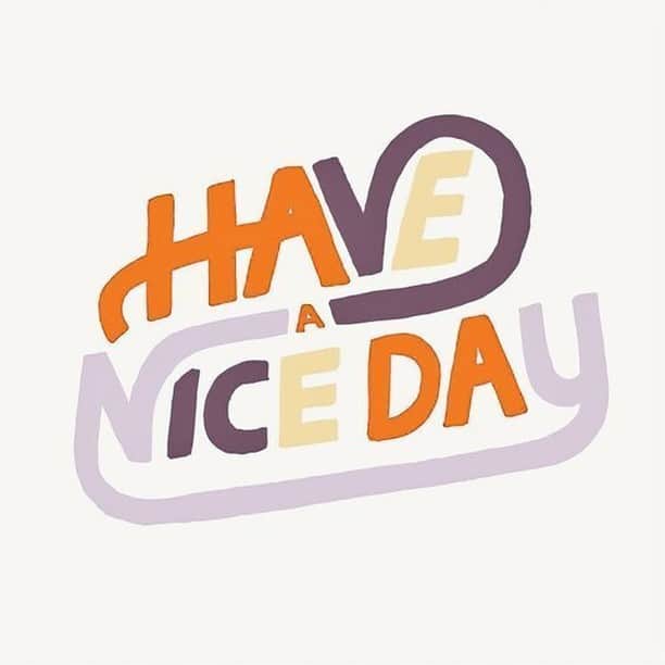 モイストダイアンのインスタグラム：「Have a nice day!! みなさん、良い週末を！  #ダイアン #パーフェクトビューティー #モイストダイアン #moistdiane #perfectbeauty #ツヤ髪 #シャンプー #ヘアケア #ダメージ補修 #ローラ #ダイアンシャンプー #新商品 #ヘアコスメ #洗い流さないトリートメント #ビューティーケラチン #11ミスト #なりたい髪は自分で作る #ヘアトリートメント #アウトバス #アウトバストリートメント #バスタイム #乾燥ダメージ #shampoo #時短 #簡単 📸@pinterest」
