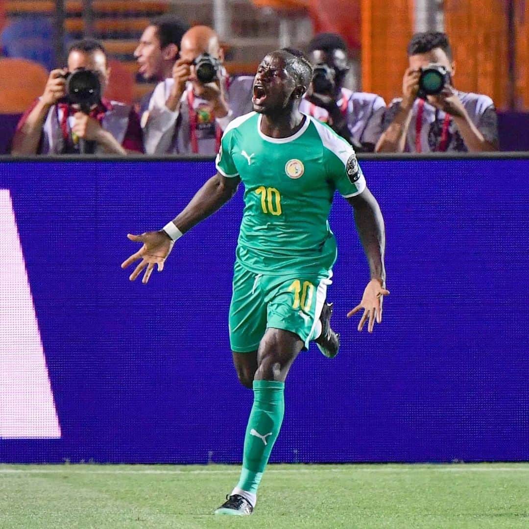 プレミアリーグさんのインスタグラム写真 - (プレミアリーグInstagram)「🇸🇳 @sadiomaneofficiel’s goal was enough to send Senegal to the #AFCON2019 quarter-finals 👏 . #PL #PremierLeague」7月6日 21時38分 - premierleague
